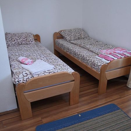 ヴラシナ・リド Mm Narcis Bed & Breakfast エクステリア 写真