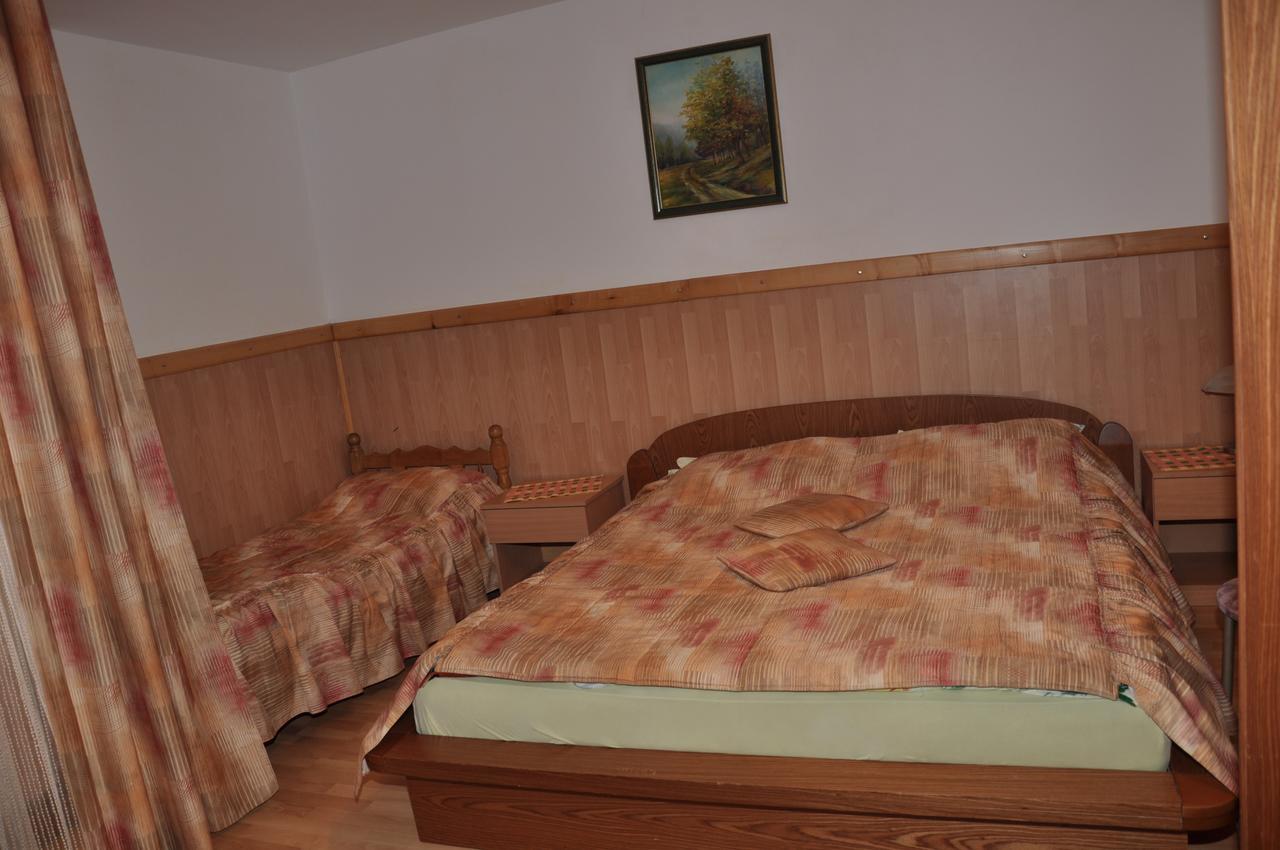ヴラシナ・リド Mm Narcis Bed & Breakfast エクステリア 写真