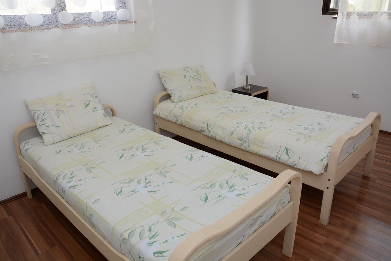 ヴラシナ・リド Mm Narcis Bed & Breakfast エクステリア 写真