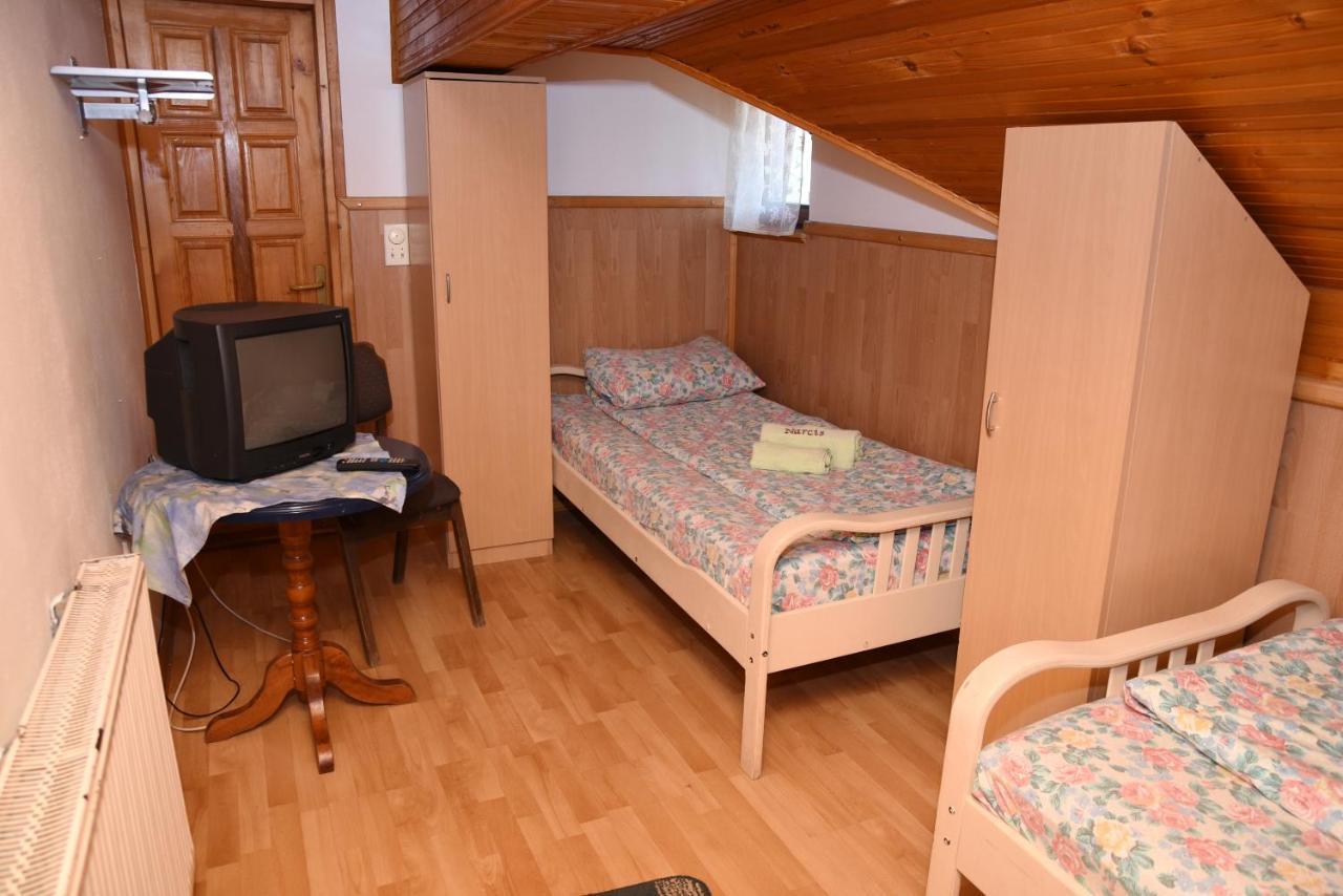 ヴラシナ・リド Mm Narcis Bed & Breakfast エクステリア 写真