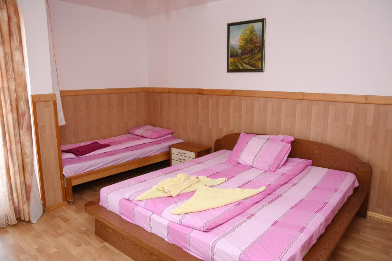 ヴラシナ・リド Mm Narcis Bed & Breakfast エクステリア 写真